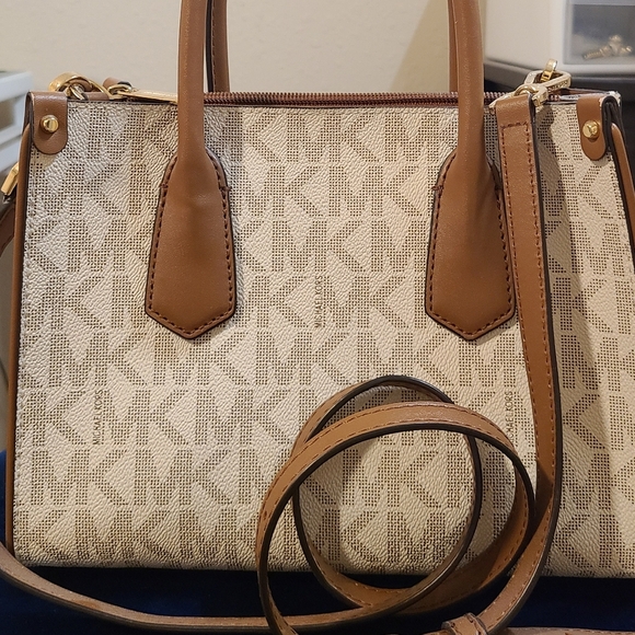 Michael Kors Brown and Cream Signature Satchel - Picture 13 of 15